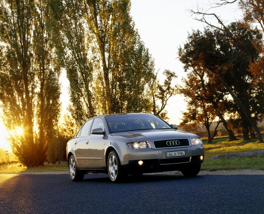  Audi A4 2.4 Sedan (B6,8E) 2002 года  (AU) (фото 1 из 6)